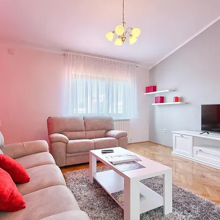 Top App 5 Min Arena Amphitheater Apartment Pula