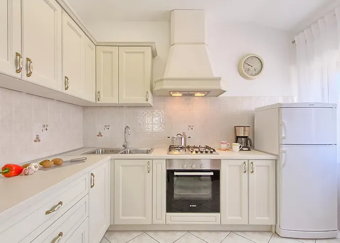 App 5 Min Arena Amphitheater * Пула